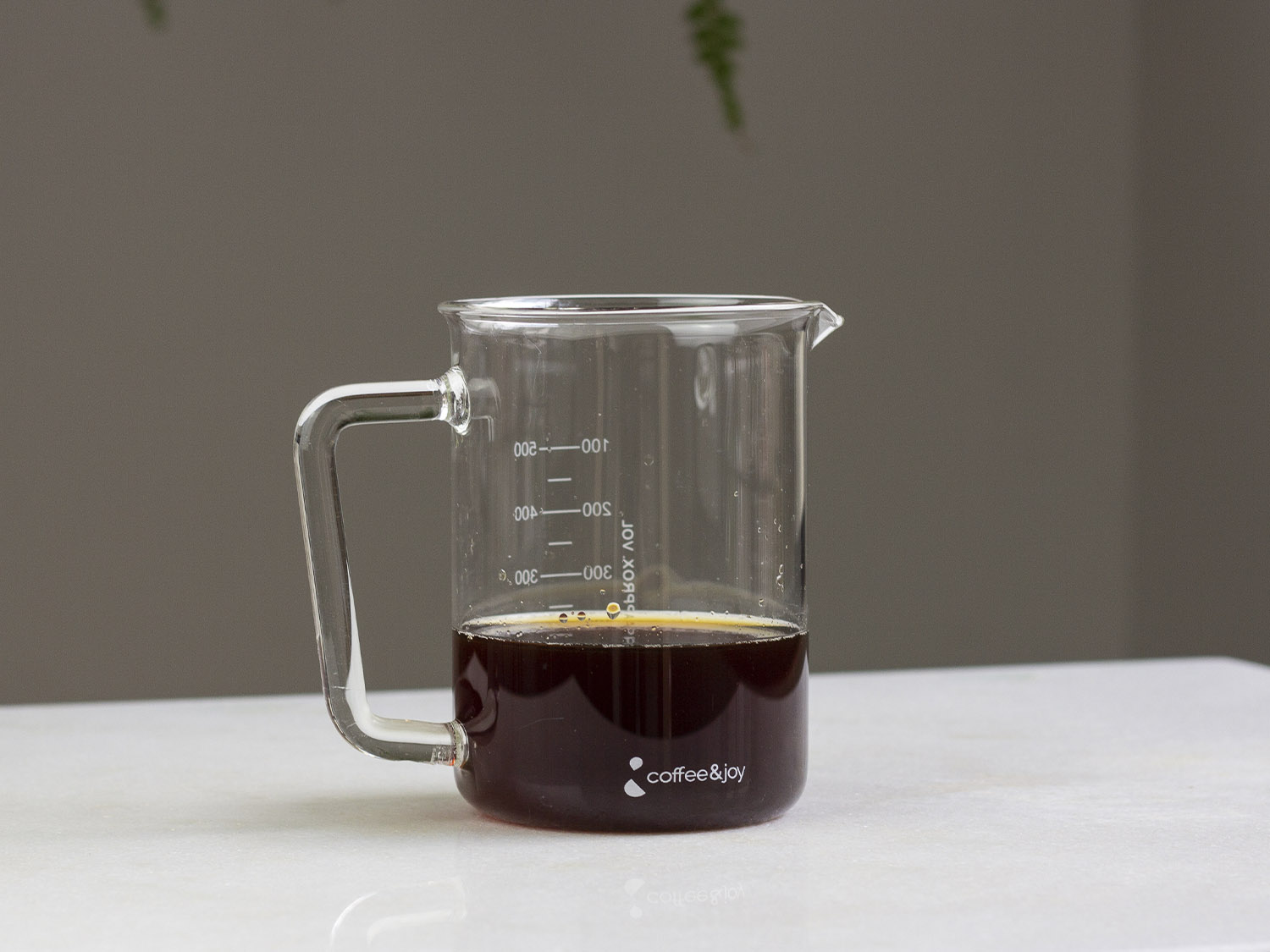 Coffeeandjoy jarra de cafe minimalista