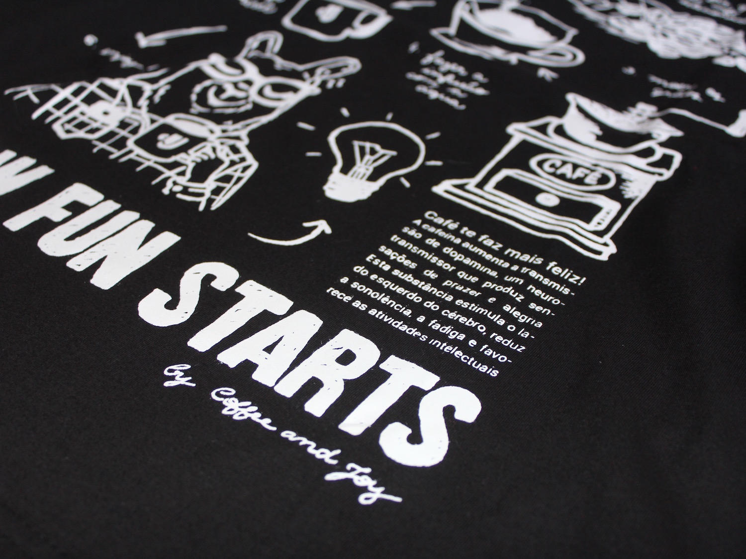 Camiseta fun preta detalhes